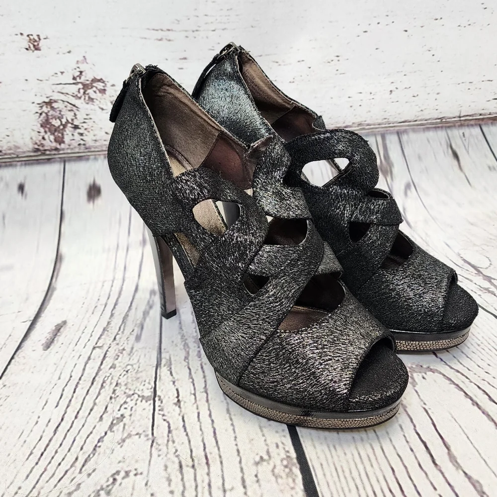 Isola Dallan Metallic Black Silver Platform Leather Heels‎ Size 9